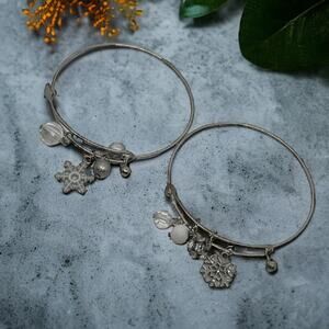 Winter Snowflake Charm Bangle Bracelet Set Silver Tone